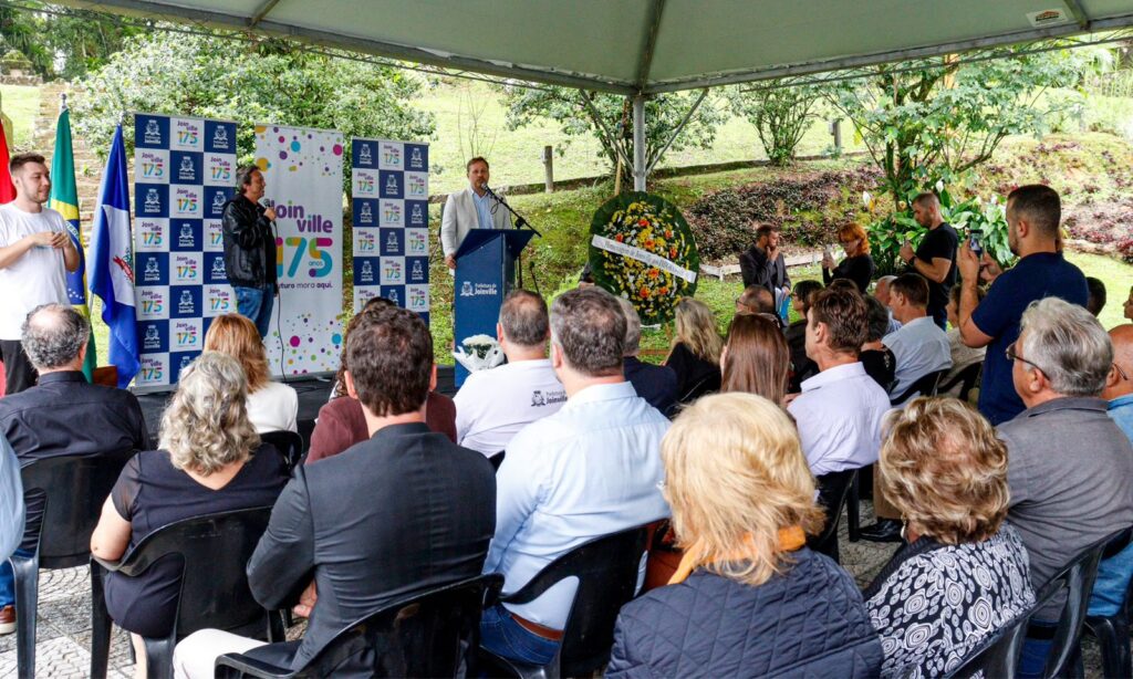 Joinville comemora 175 anos e família Schmalz é homenageada pelo pioneirismo e legado dos primeiros imigrantes suíços
