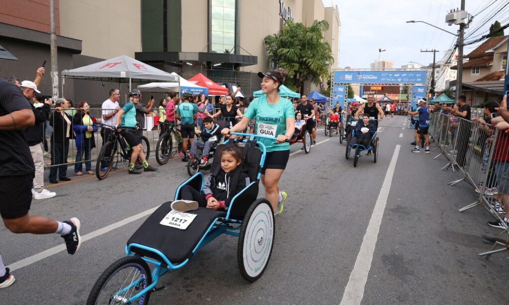 Corrida pela Inclusão une esporte e solidariedade em prol do NAIPE em Joinville
