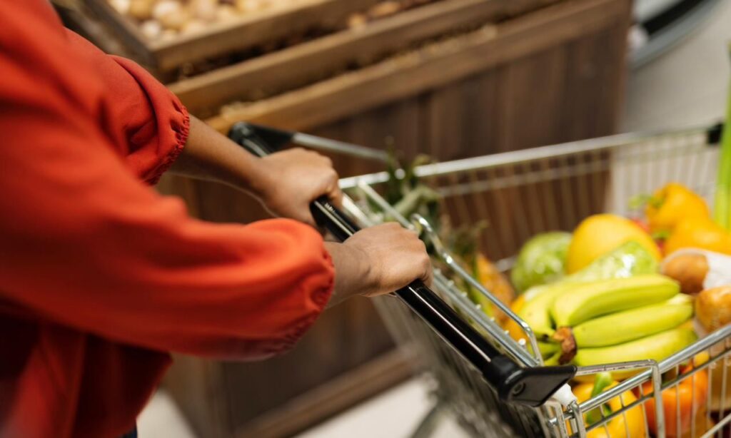 Procon de Joinville publica pesquisa de preços da cesta básica e de itens para churrasco do mês de agosto