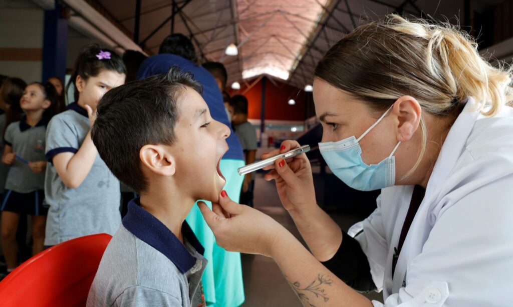 Secretaria da Saúde de Joinville inicia a avaliação de saúde bucal de alunos de CEIs e Escolas Municipais e Estaduais