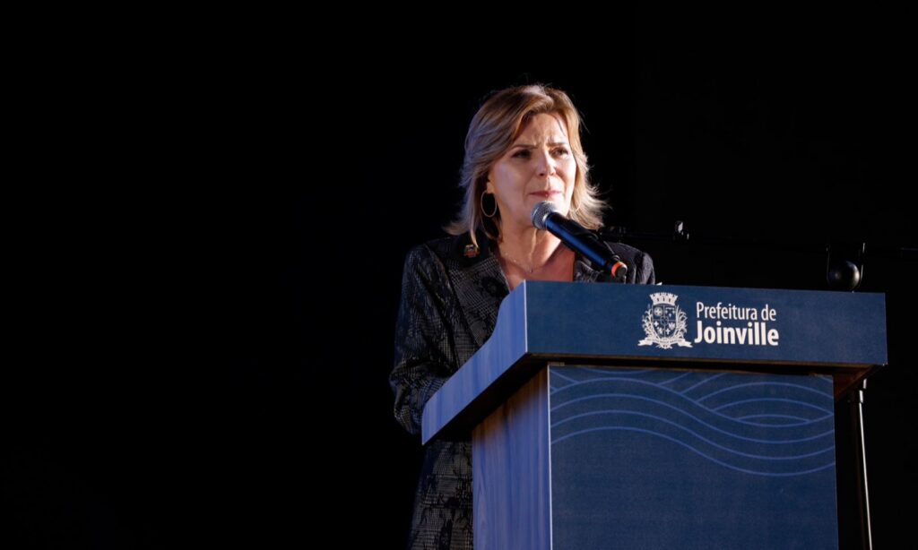 Rejane Gambin faz primeiro pronunciamento oficial aos joinvilenses