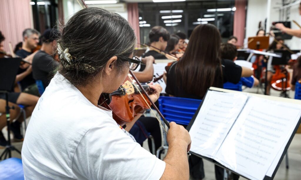 Escola de Música Villa-Lobos abre inscrições para práticas de conjunto e cursos livres em Joinville
