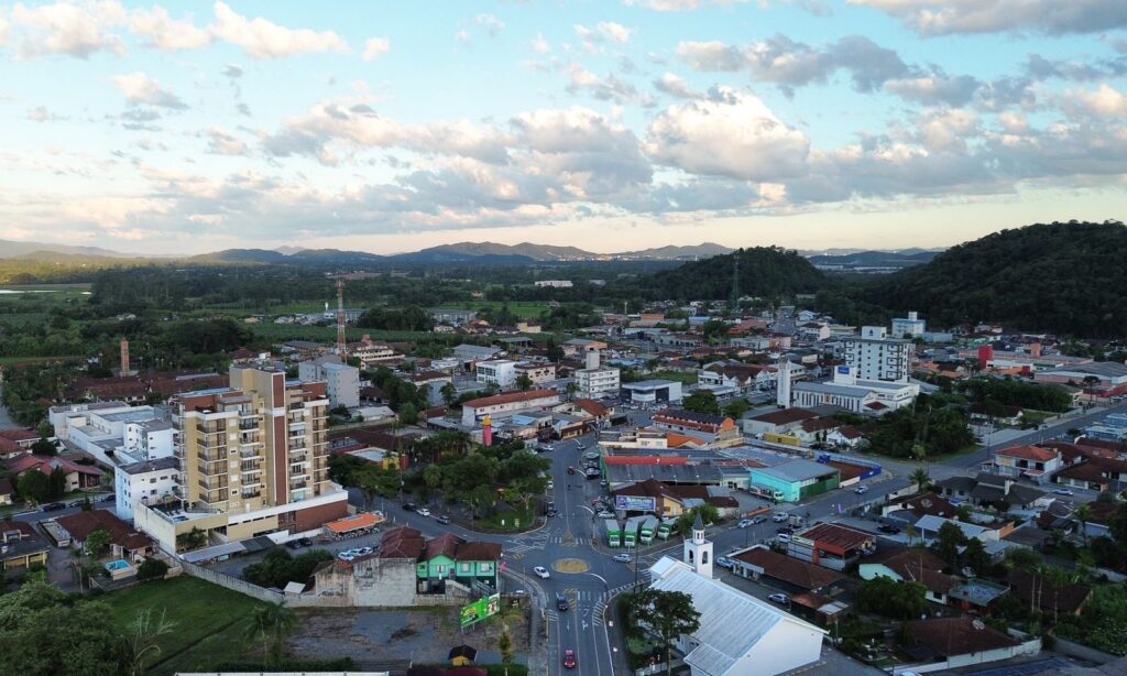 Desfile de aniversário de Pirabeiraba conta com apoio e participação de unidades da Prefeitura de Joinville