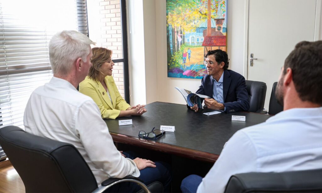 Prefeita realiza reunião com o presidente da Associação Empresarial de Joinville