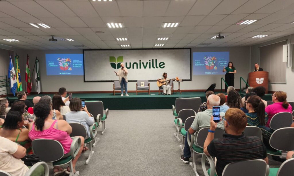 Secretaria de Educação promove Abril Literário, com práticas de incentivo à leitura, na Rede Municipal de Ensino de Joinville