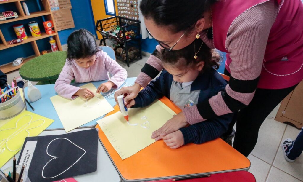 Educação divulga lista com 185 crianças pré-classificadas para CEIs municipais