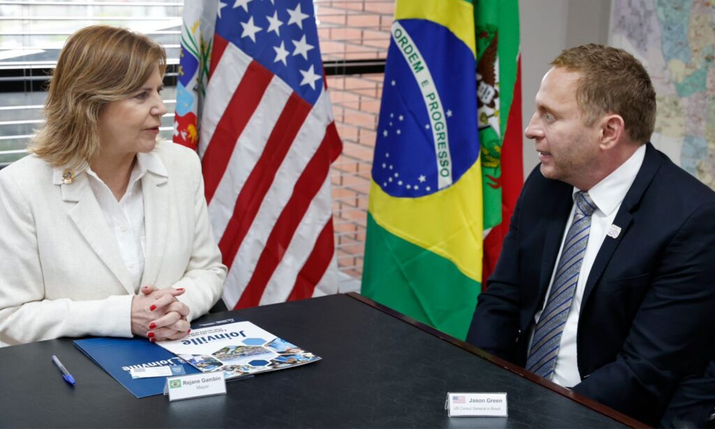 Prefeita Rejane Gambin recebe a visita do cônsul-geral dos Estados Unidos