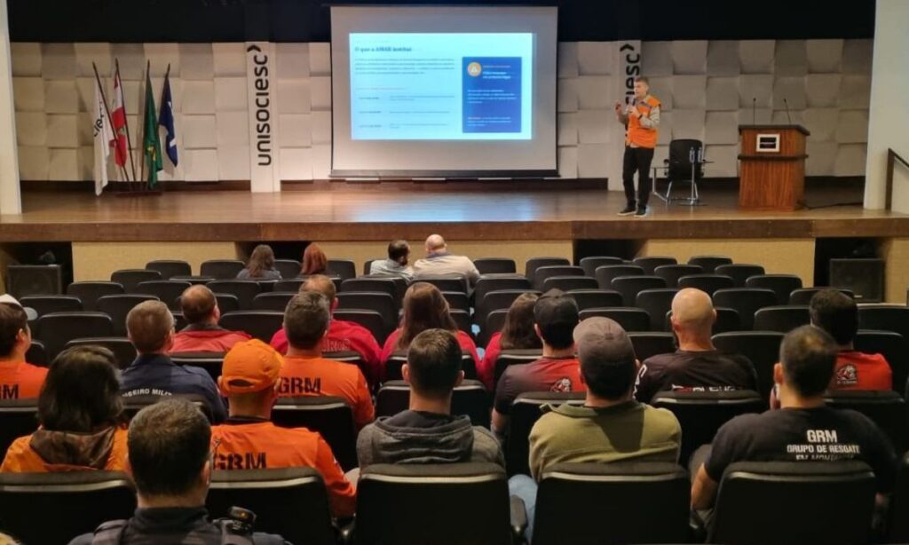 Defesa Civil de Joinville reúne entidades e promove workshop sobre resgate de animais em situações de desastres