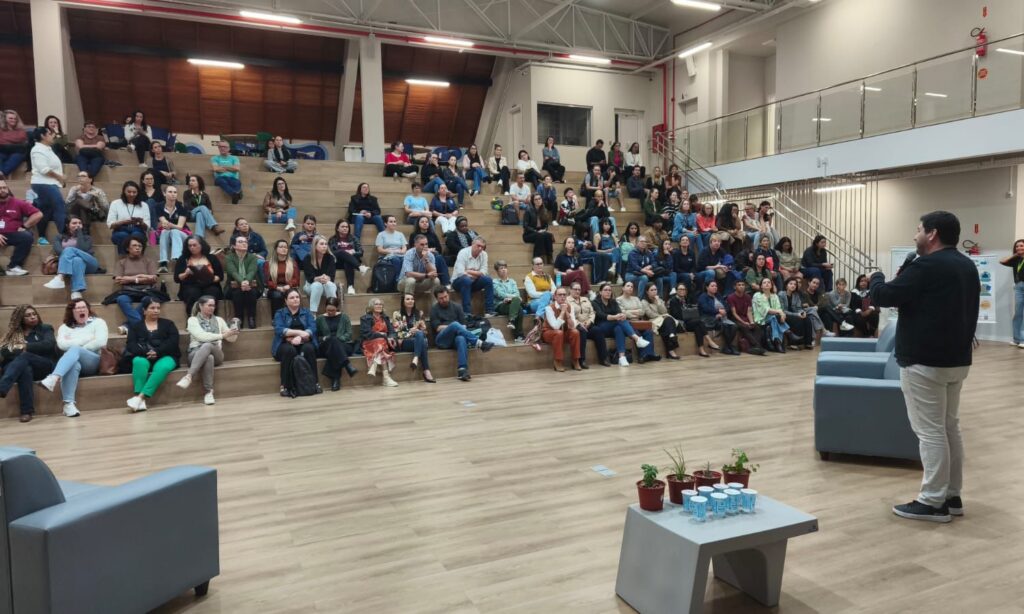 8º Seminário de Educação Ambiental debate a gestão dos resíduos sólidos nas unidades escolares de Joinville
