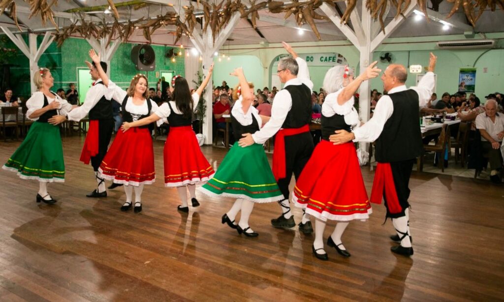 Agenda cultural destaca visita noturna no Museu de Arte de Joinville e Festa do Aipim