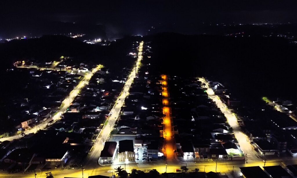 Modernização da iluminação pública transforma ruas e amplia segurança e qualidade de vida em Joinville