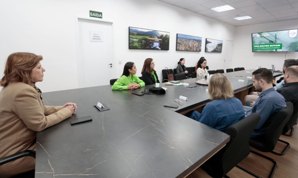 Prefeitura de Joinville assina protocolo de intenções para adesão ao programa Limpa Fio, do Procon de Santa Catarina