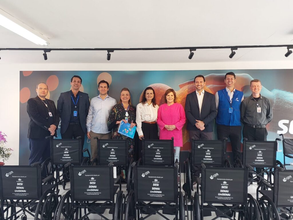 Hospital São José recebe 14 cadeiras de rodas em campanha de solidariedade do SESI Santa Catarina