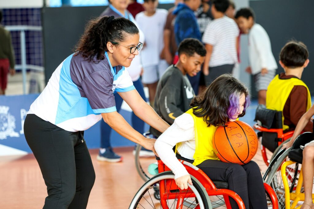 Dia de Lazer nas Férias com Giro Paradesportivo leva recreação, esporte e integração a bairros de Joinville