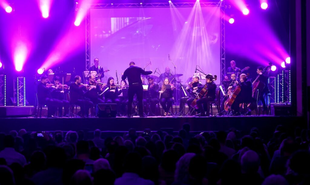 Mostra de Arte, Dia do Rock e visitas noturnas movimentam a agenda cultural em Joinville