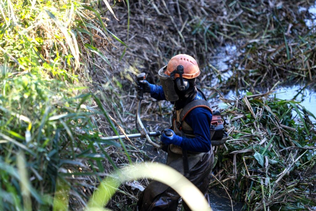 Prefeitura de Joinville ultrapassa 1 mil quilômetros de rios e valas limpos desde 2021 em prevenção a alagamentos