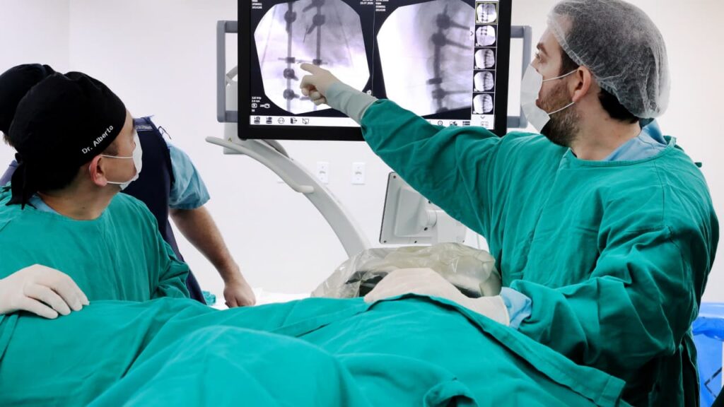Paciente do Hospital São José, em Joinville, é o primeiro a receber aplicação de polilaminina no Norte de Santa Catarina