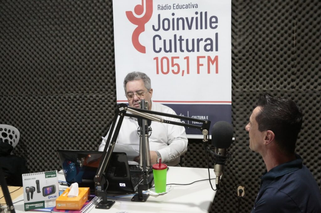 Rádio Joinville Cultural FM reformula grade e estreia novos programas