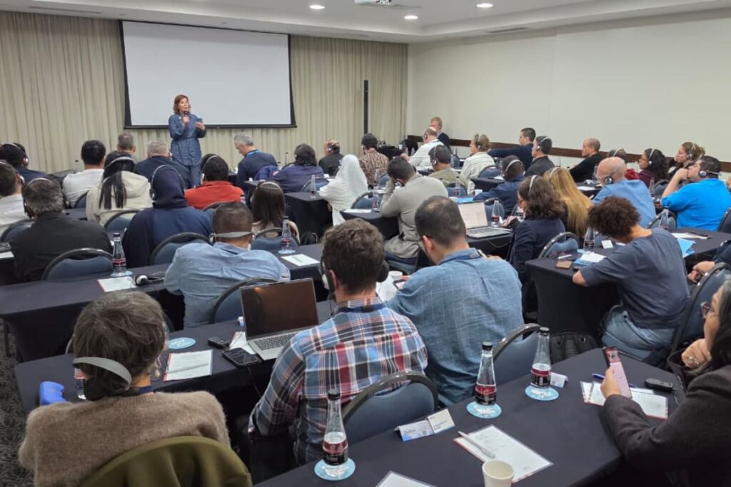 Prefeita Rejane Gambin compartilha experiência com o Método Wolbachia em Joinville durante evento com representantes de vários países