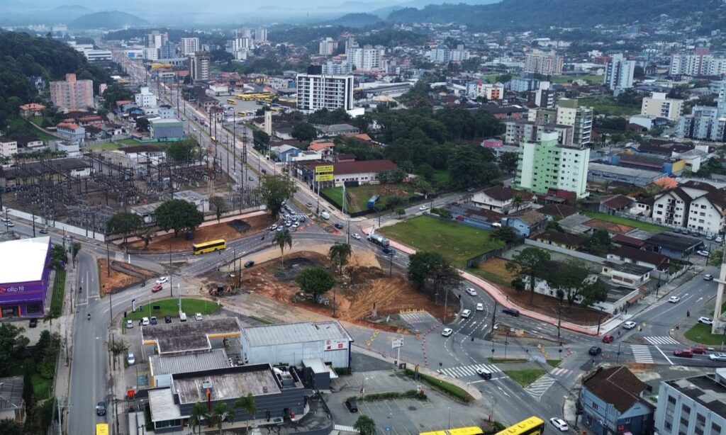 Obras de duplicação da avenida Santos Dumont alcançam 60% de execução em Joinville