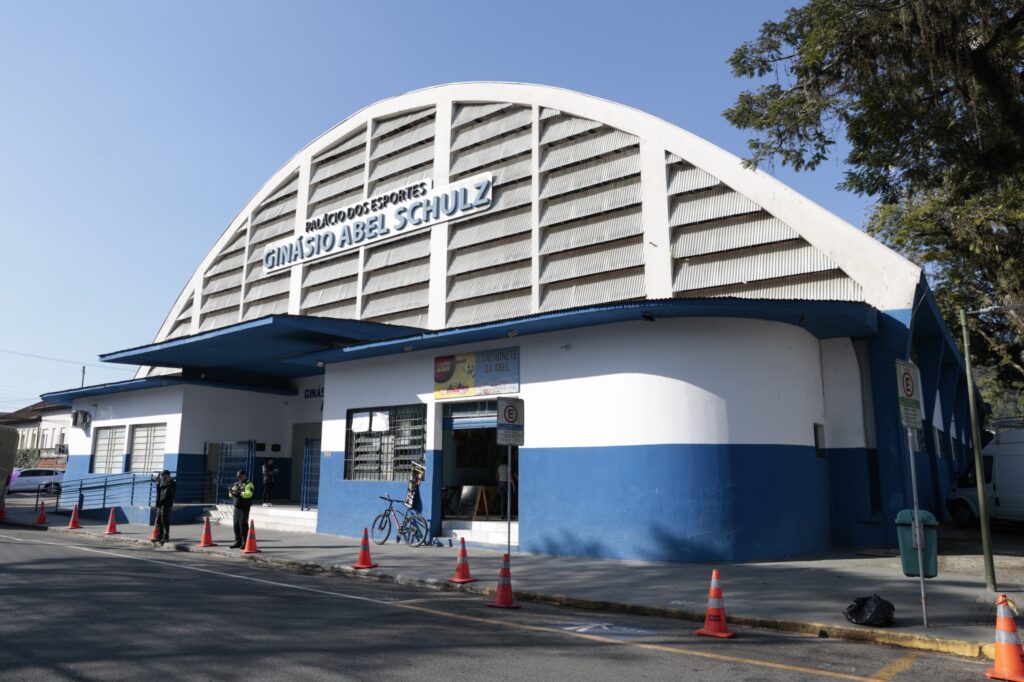 Ginásio Abel Schulz recebe título de patrimônio material de Joinville