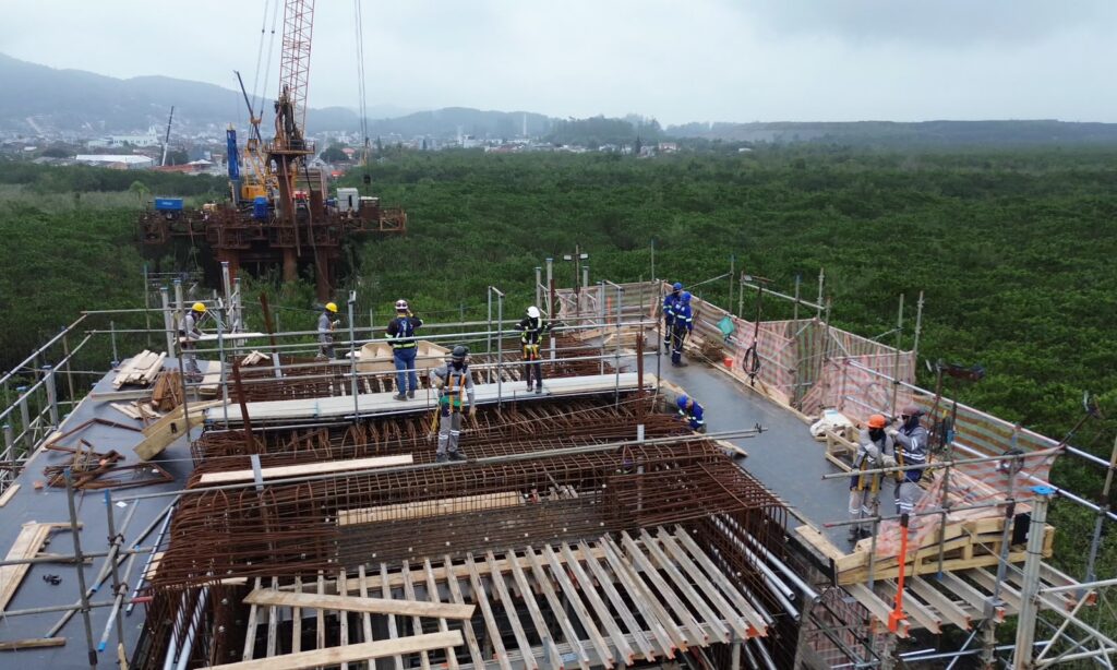Ponte Joinville alcança 55% de execução e avança na construção da estrutura entre o Boa Vista e o Adhemar Garcia