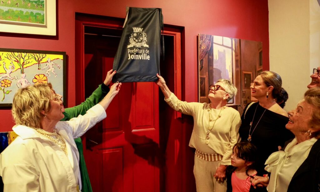 Museu de Arte de Joinville celebra 50 anos em noite de arte, memória e homenagens