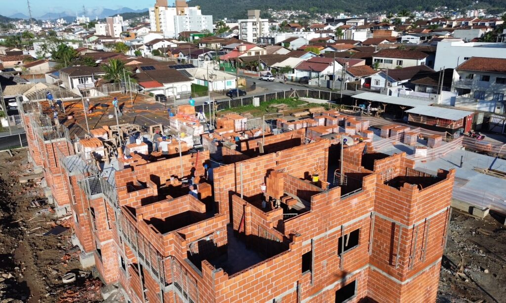 Prefeitura de Joinville publica lista de 144 famílias pré-selecionadas para o Residencial Areia Branca