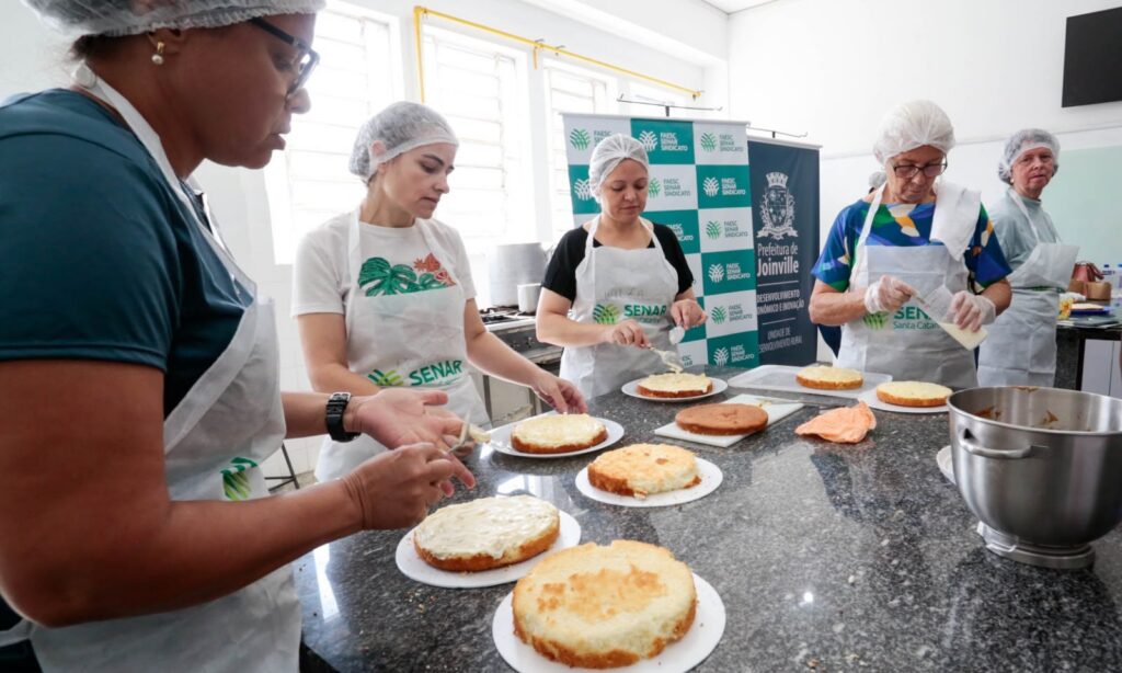 Operação de drone e confeitaria estão entre os cursos oferecidos para produtores rurais no mês de outubro em Joinville