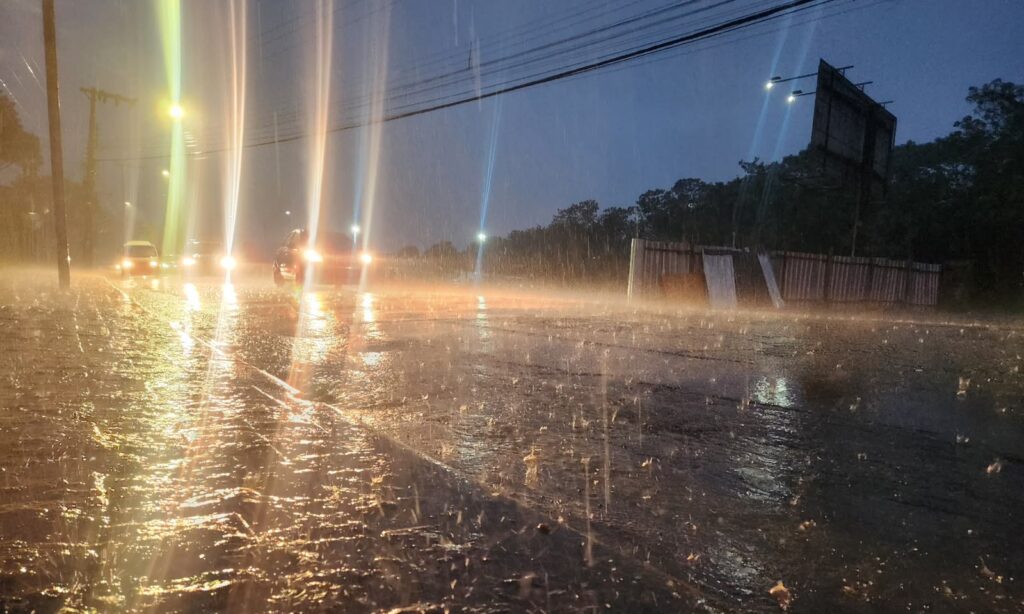 Defesa Civil de Joinville eleva o Plancon para o estágio amarelo devido ao risco de temporais com chuva intensa
