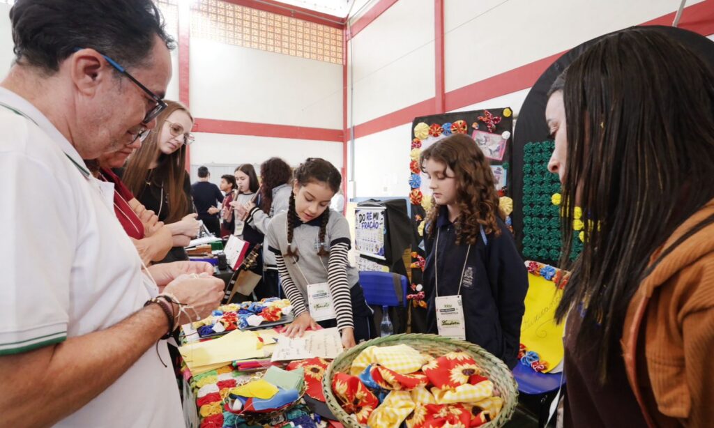 24ª Feira Regional de Matemática reúne mais de 40 projetos em Escola Municipal de Joinville