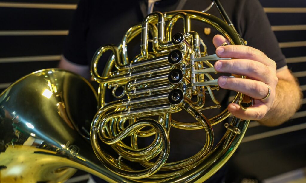 Programa Música na Escola começa a ofertar aulas de instrumentos de sopro para alunos de escolas municipais de Joinville