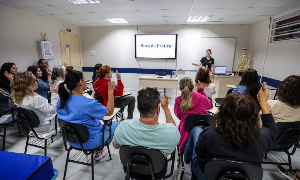 Hospital Municipal São José oferece curso de Libras voltado à saúde para os servidores