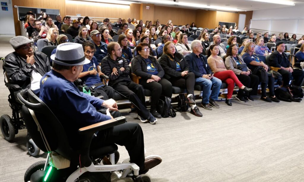 Seminário discute políticas públicas para pessoas com deficiência em Joinville