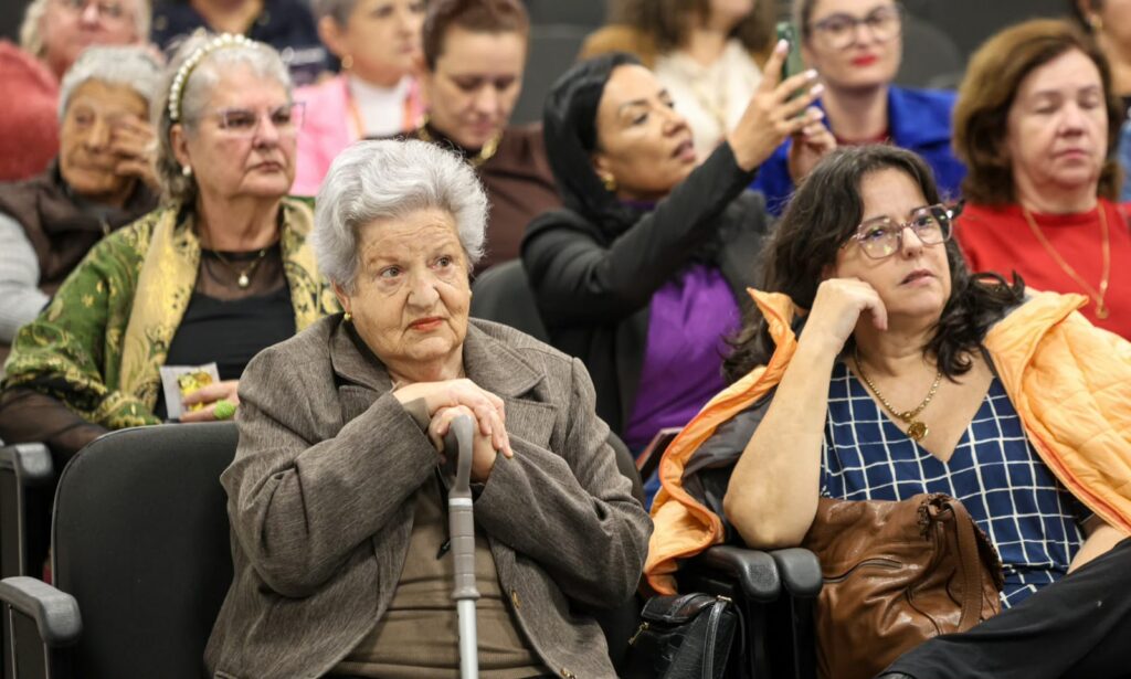 Roda de Conversa promove reflexões sobre o futuro da longevidade no Dia Nacional e Internacional da Pessoa Idosa