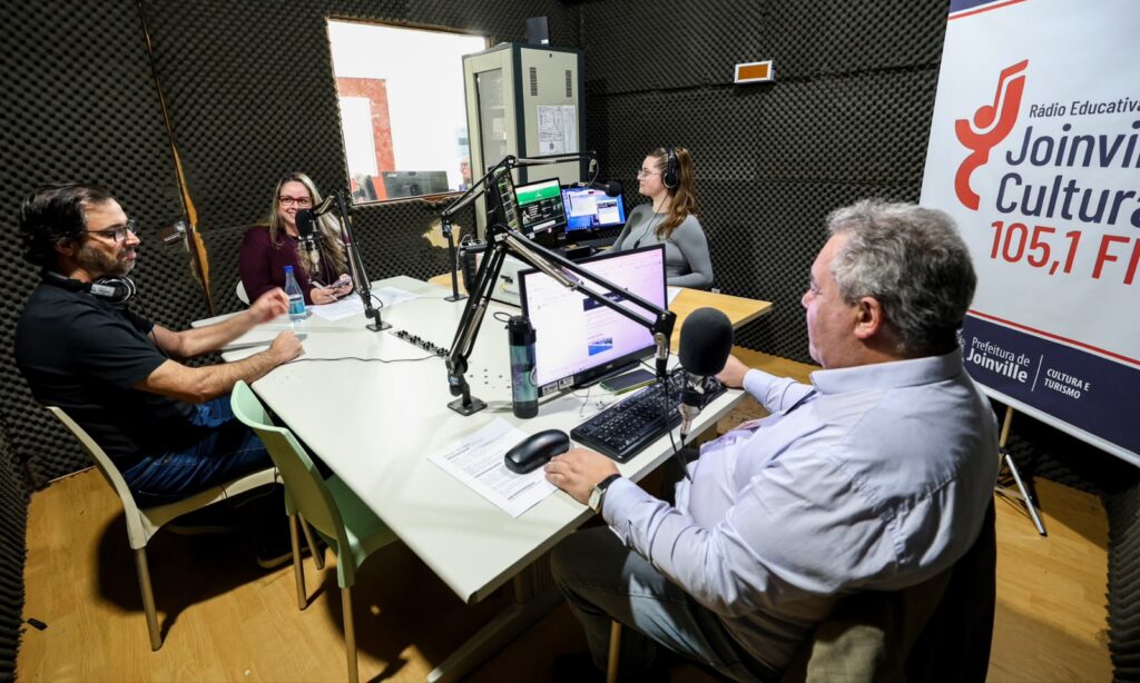 Rádio Joinville Cultural completa 14 anos com acervo ampliado e mais espaço para a produção regional
