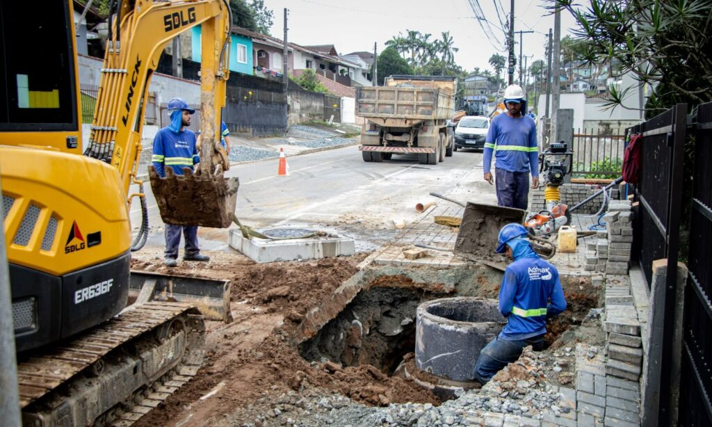 Águas de Joinville inicia implantação de rede de esgoto em mais quatro bairros da cidade