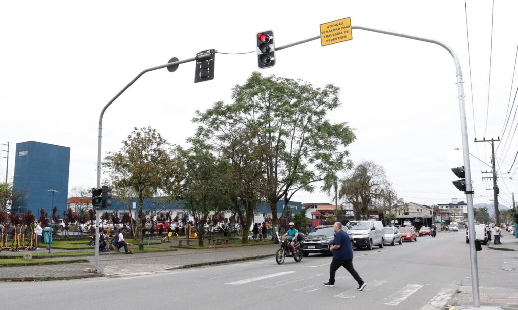 Joinville reforça segurança com novos semáforos nos bairros Nova Brasília, Comasa e Santo Antônio