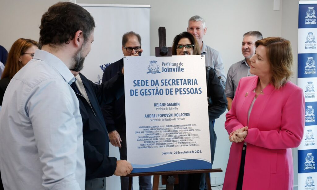 Prefeitura de Joinville anuncia antecipação do 13º salário, inaugura sede da Secretaria de Gestão de Pessoas e assina decretos de reconhecimento aos servidores