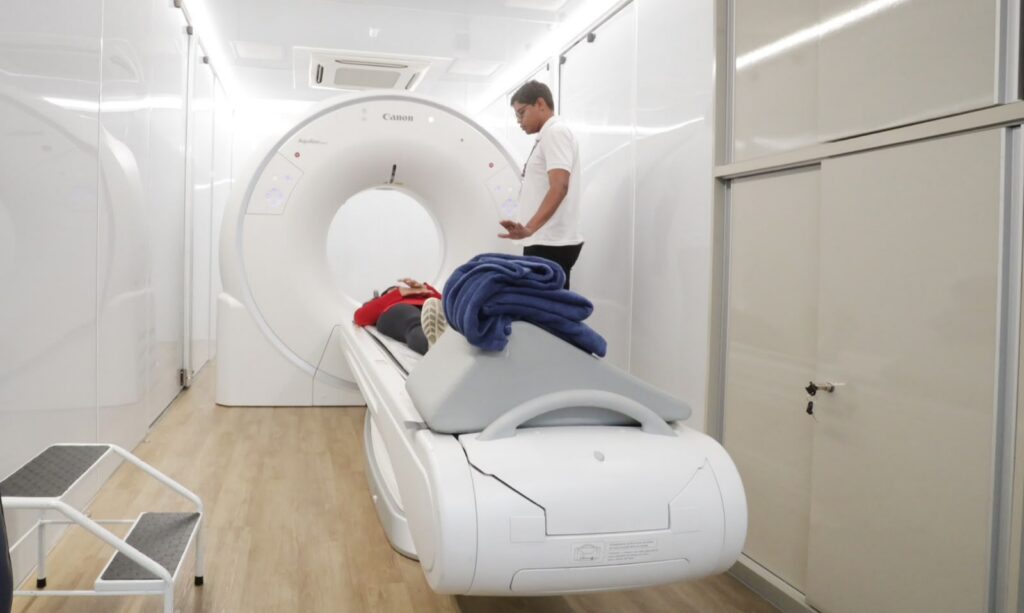 Unidade móvel amplia atendimento especializado em Joinville com exames de tomografia e ultrassonografia